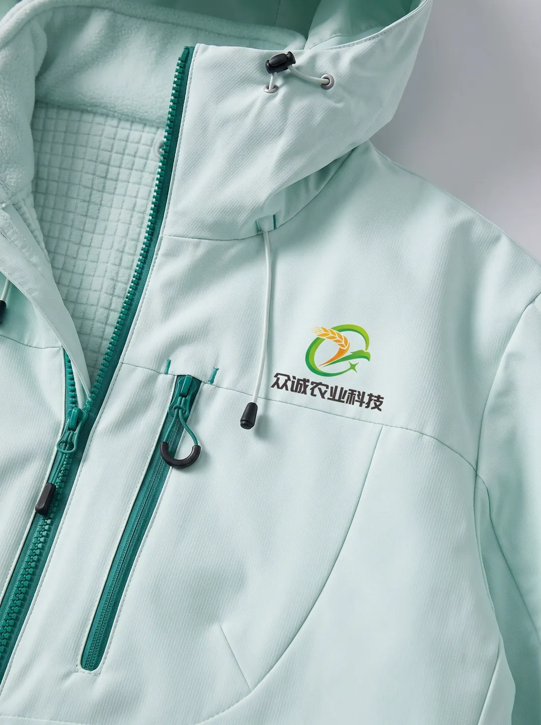 Mint Hooded Jacket · Logo and design details · PM-C-028 / 3