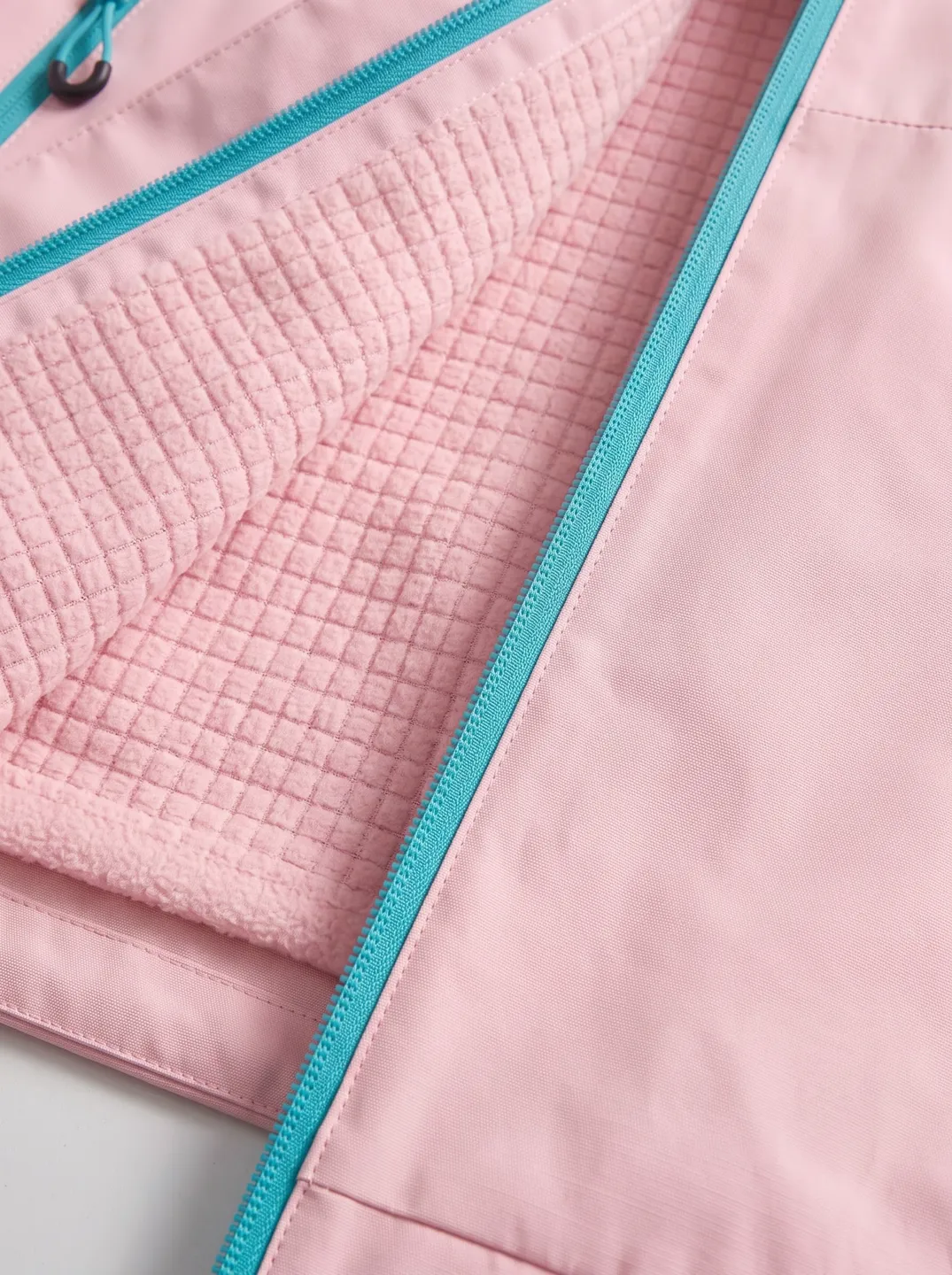 Pink Hooded Jacket · Logo and design details · PM-C-038 / 4