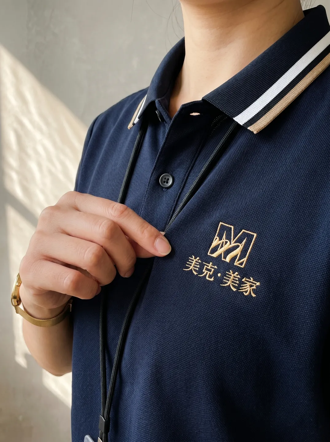 Navy Polo Shirt · Logo and design details · PM-C-070 / 5
