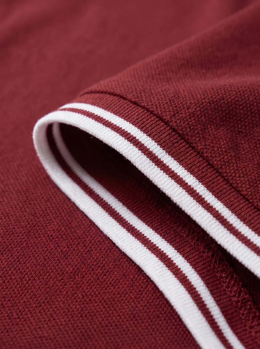 Burgundy Polo Shirt · Logo and design details · PM-C-089 / 4