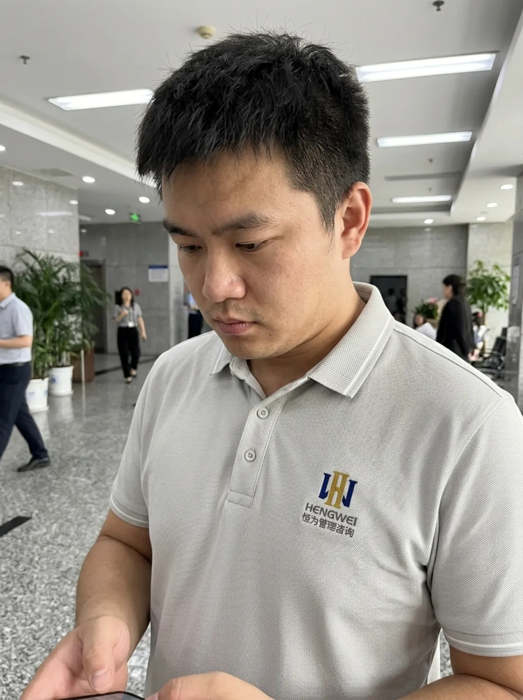 Light Grey Polo Shirt · Styling and setting · PM-C-090 / 7