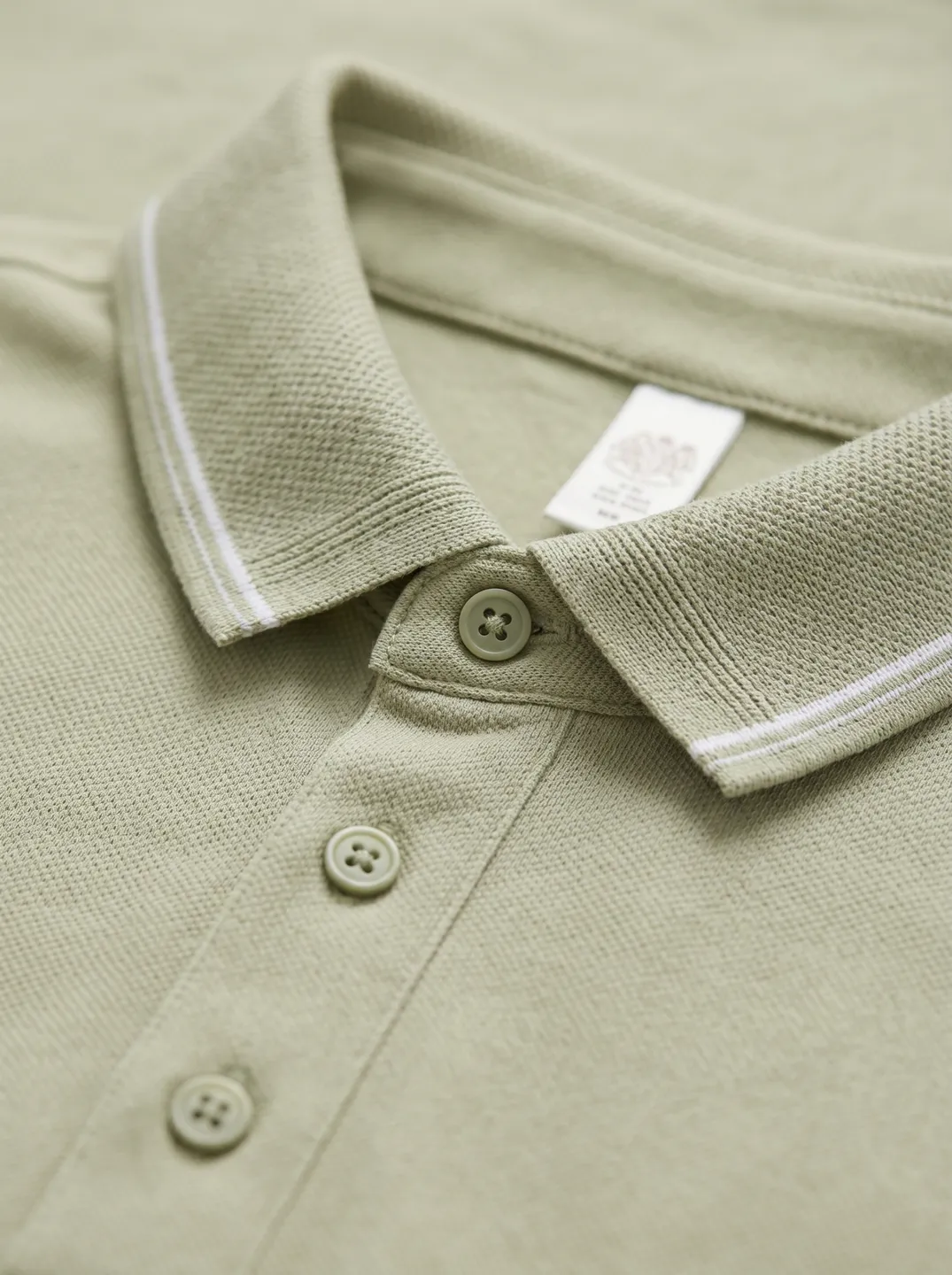 Sage Polo Shirt · Logo and design details · PM-C-095 / 3