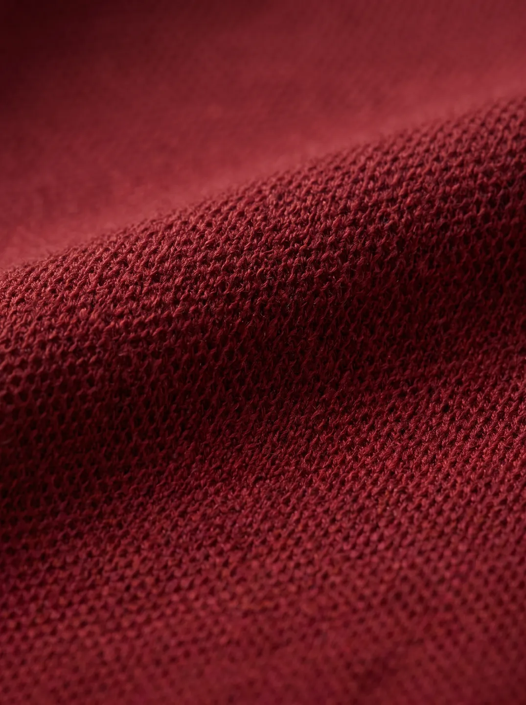 Burgundy Polo Shirt · Logo and design details · PM-C-124 / 5