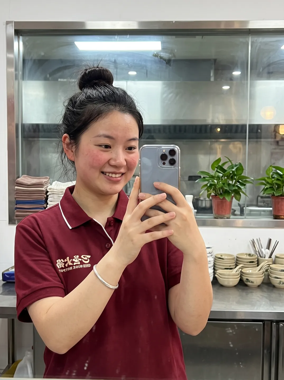 Burgundy Polo Shirt · Styling and setting · PM-C-124 / 7