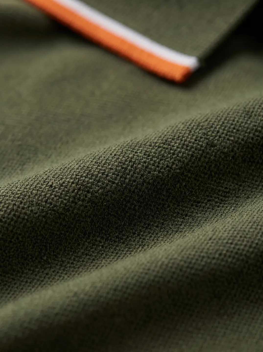 Olive Polo Shirt · Logo and design details · PM-C-131 / 5