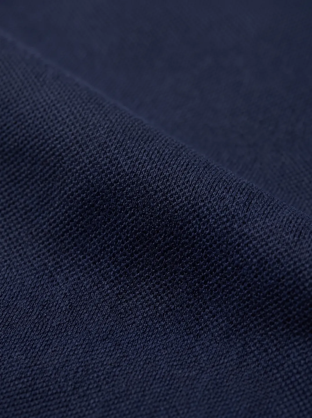 Navy Polo Shirt · Logo and design details · PM-C-147 / 5