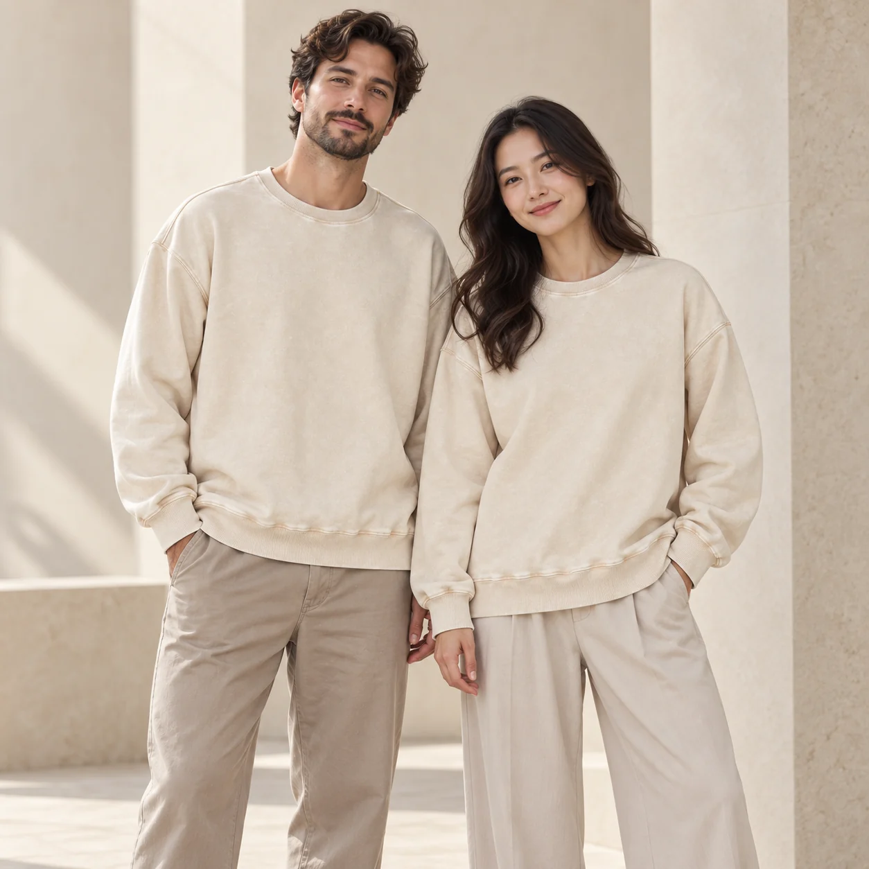450 g/m² Cotton Vintage Snow-Wash Crewneck · Men & women uniform scene