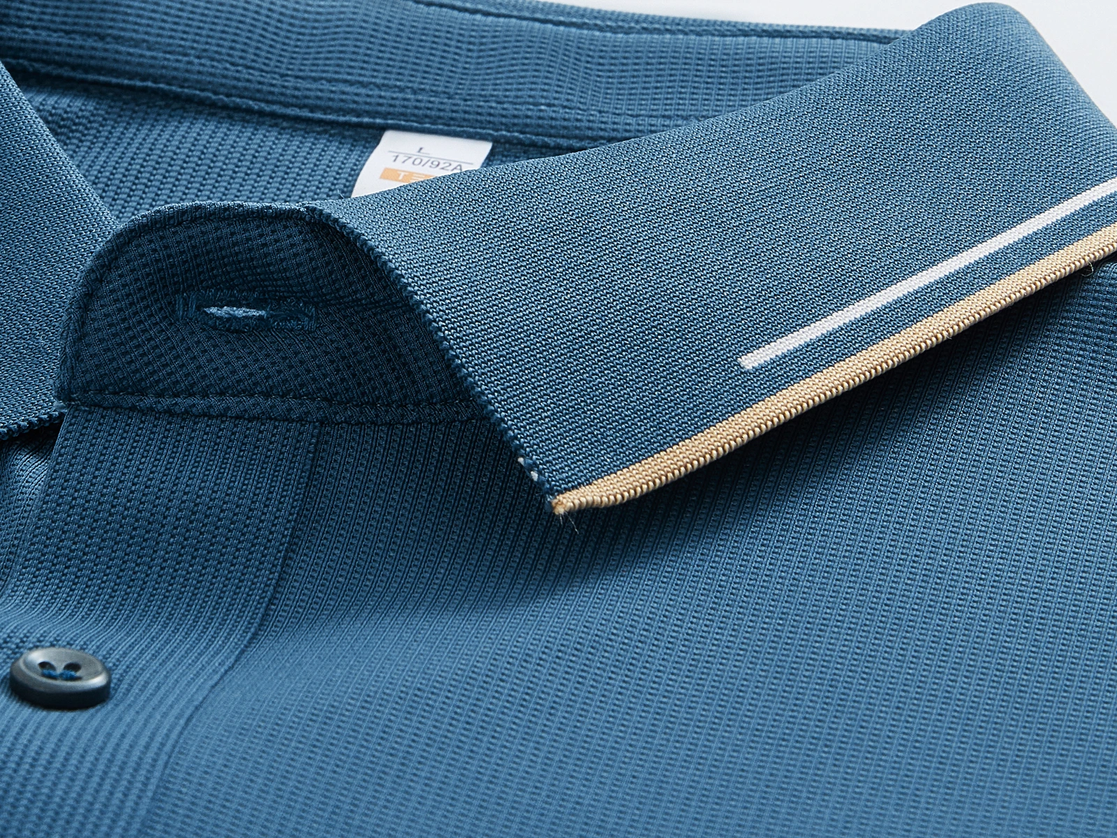 Seamless Waffle-Structure Nylon Short-Sleeve Polo · Construction detail